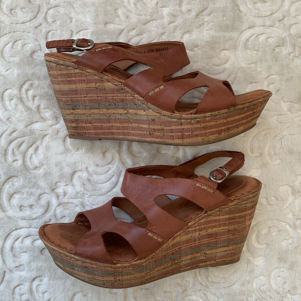 Born wedge leather sandals size 9